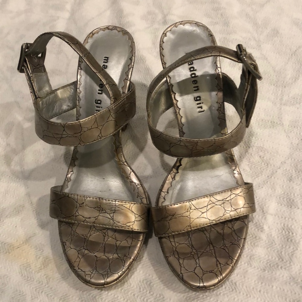 Madden Girl Silver Heeled Snakeskin Sandals 👡
